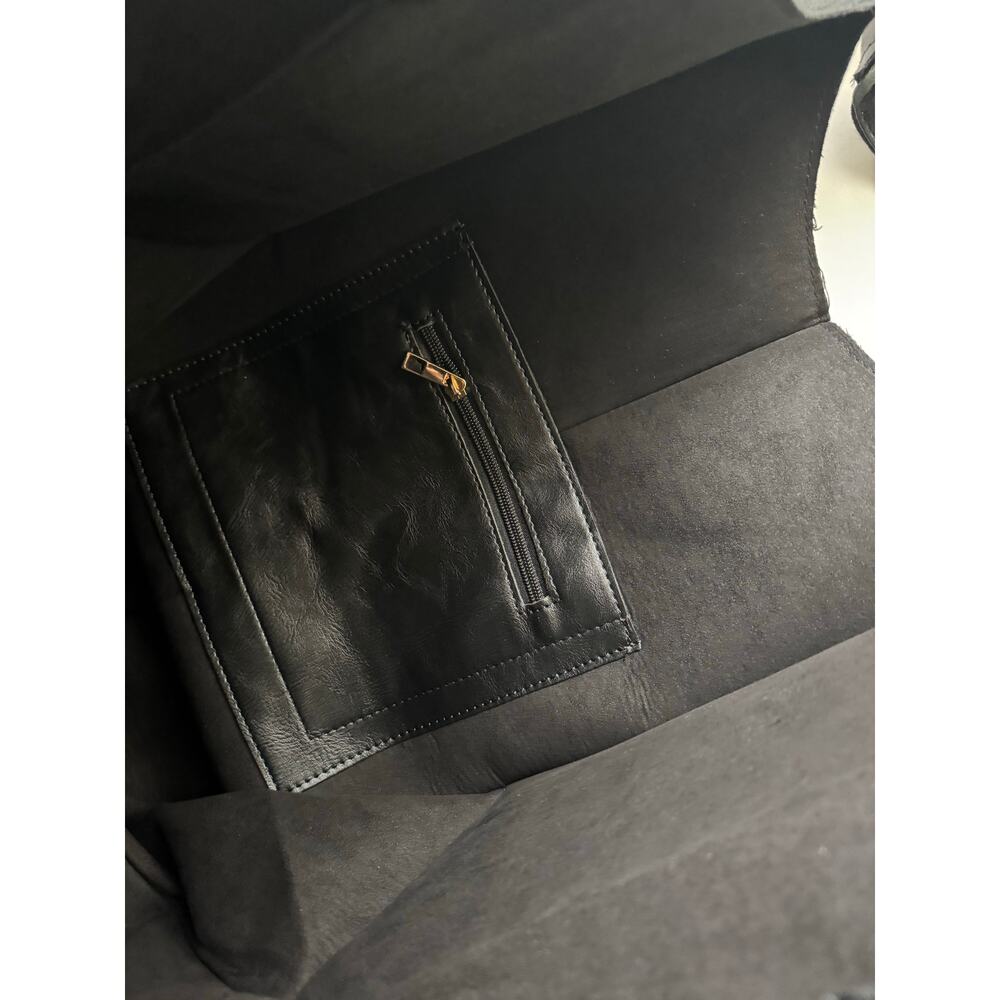 NWOT Large Black Faux Leather Shoulder Bag - Picture 5 of 8